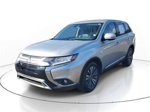 2020 Mitsubishi Outlander SE