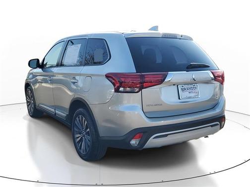 2020 Mitsubishi Outlander SE