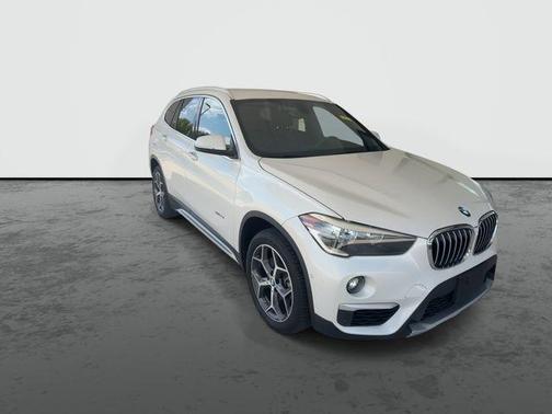 White Metallic 2018 BMW X1 sDrive28i