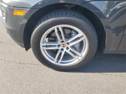 2018 Porsche Macan Base
