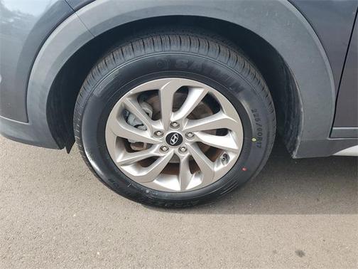2017 Hyundai TUCSON SE