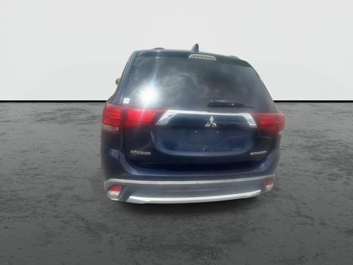 2017 Mitsubishi Outlander ES