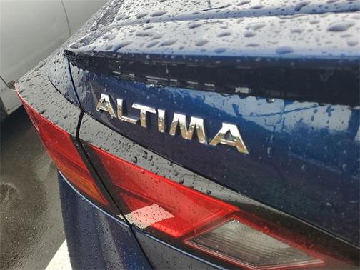 2020 Nissan Altima SR FWD