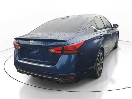 2020 Nissan Altima SR FWD