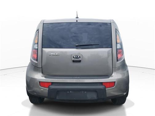 2010 Kia Soul +