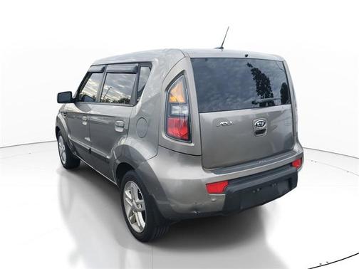2010 Kia Soul +