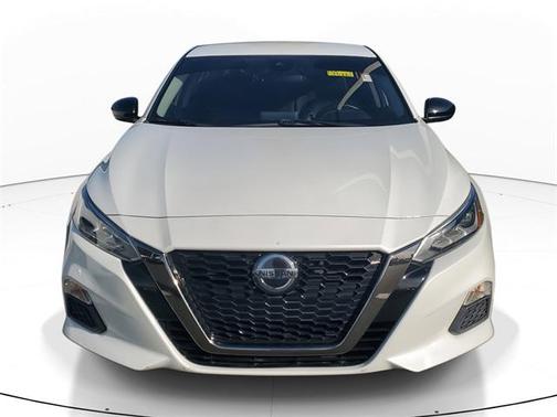 2021 Nissan Altima SR FWD