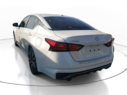 2021 Nissan Altima SR FWD