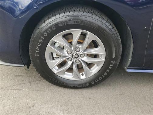 2022 Toyota Sienna XLE 8 Passenger