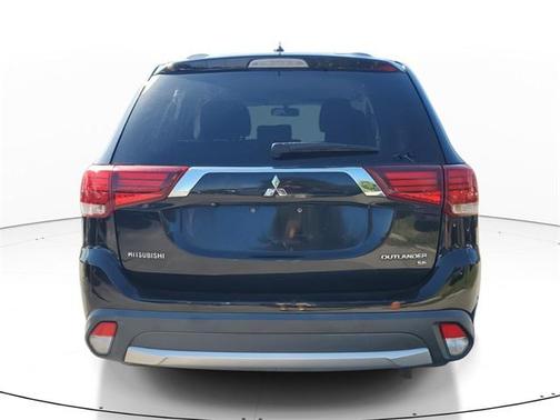 2016 Mitsubishi Outlander SE