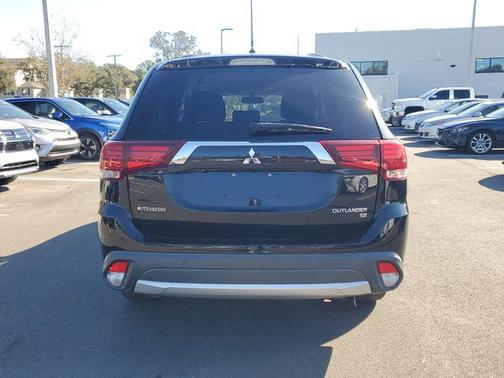 2016 Mitsubishi Outlander SE