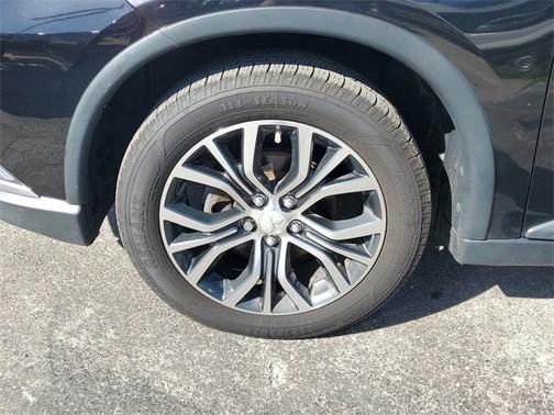 2016 Mitsubishi Outlander SE