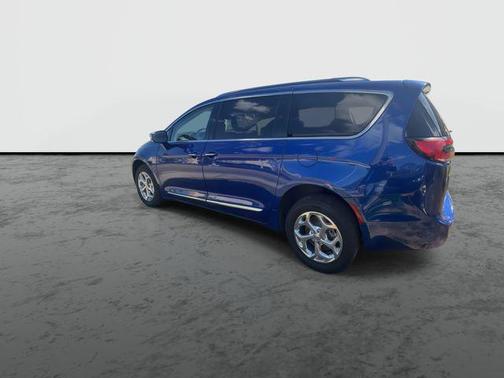Ocean Blue Metallic 2021 Chrysler Pacifica Limited