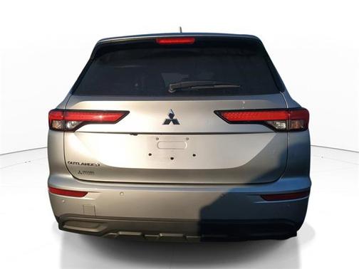 2024 Mitsubishi Outlander ES 2.5 2WD