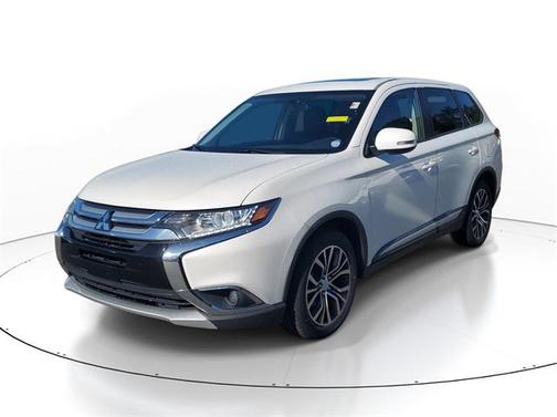 2017 Mitsubishi Outlander SE