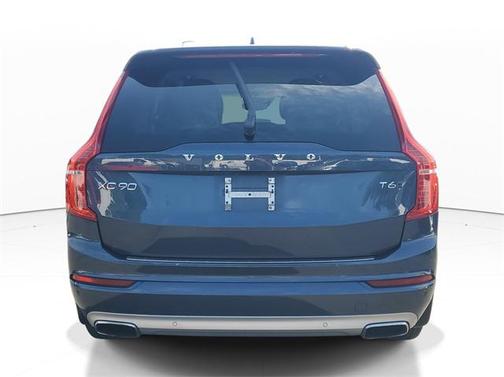 2020 Volvo XC90 T6 Momentum