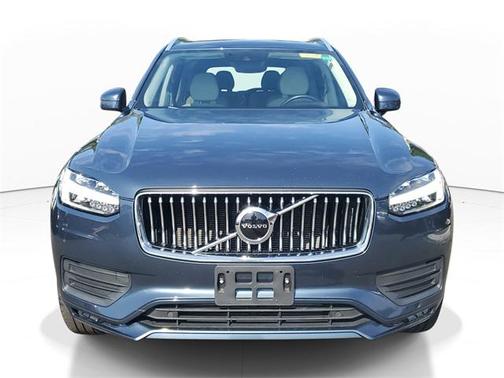 2020 Volvo XC90 T6 Momentum