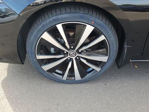 2022 Nissan Altima SR FWD