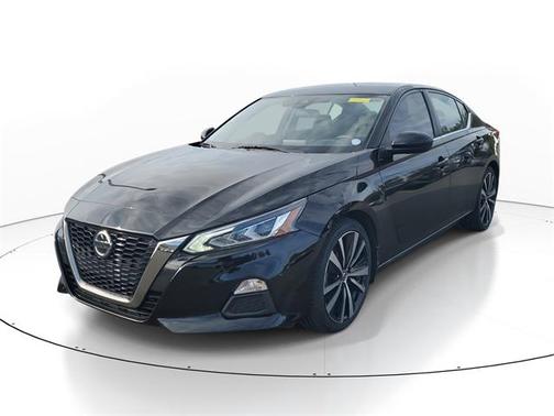2022 Nissan Altima SR FWD