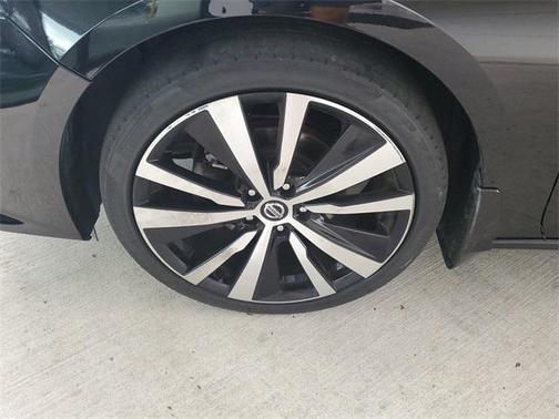 2022 Nissan Altima SR FWD