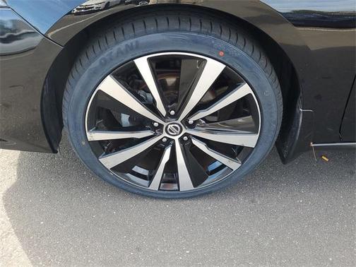 2022 Nissan Altima SR FWD