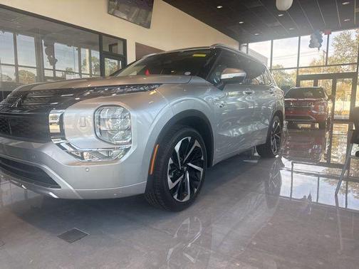 2025 Mitsubishi Outlander PHEV SEL