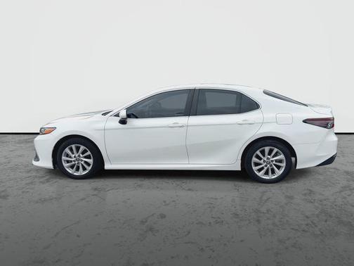 Ice Cap 2024 Toyota Camry LE