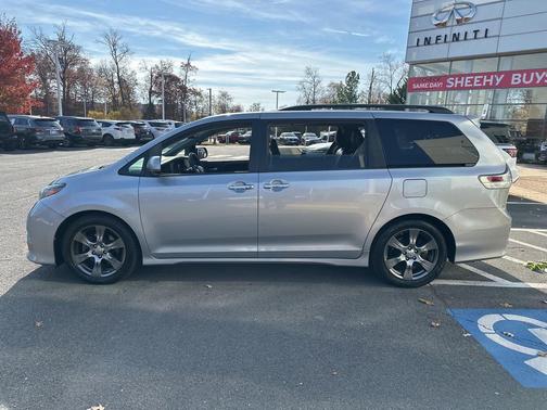 2017 Toyota Sienna SE