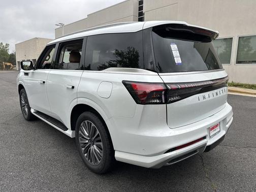 2026 INFINITI QX80 Luxe