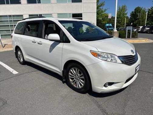 2015 Toyota Sienna XLE