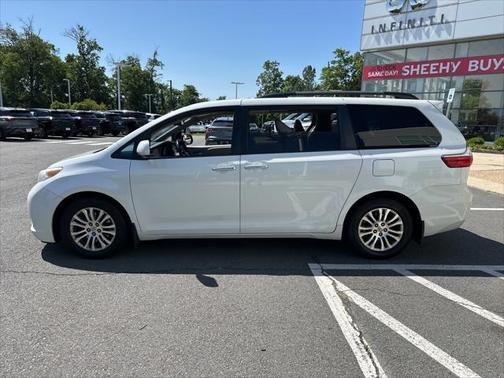 2015 Toyota Sienna XLE