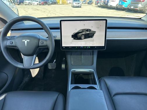 2022 Tesla Model Y Long Range Dual Motor All-Wheel Drive