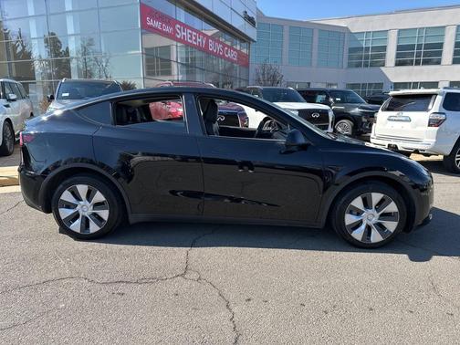 2022 Tesla Model Y Long Range Dual Motor All-Wheel Drive