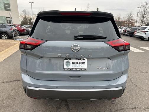 2024 Nissan Rogue SL