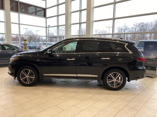 2016 INFINITI QX60 Base