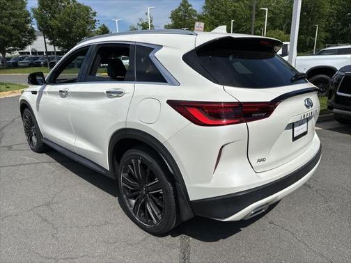 2022 INFINITI QX50 LUXE AWD