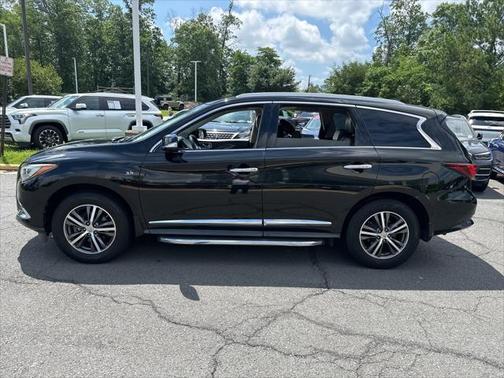 2017 INFINITI QX60 Base