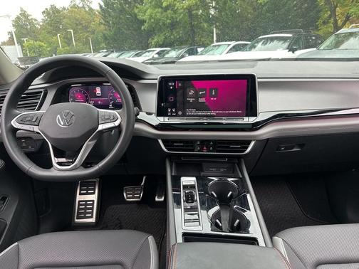 2024 Volkswagen Atlas 2.0T SE w/Technology 4MOTION