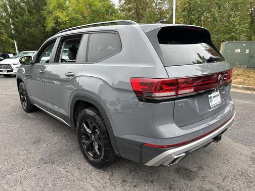 2024 Volkswagen Atlas 2.0T SE w/Technology 4MOTION