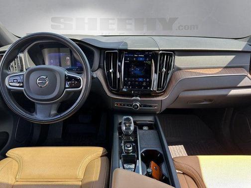2022 Volvo XC60 B6 Inscription