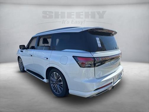 2025 INFINITI QX80 Luxe