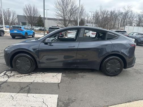 2026 Tesla Model Y Standard Rear-Wheel Drive