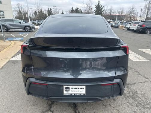 2026 Tesla Model Y Standard Rear-Wheel Drive