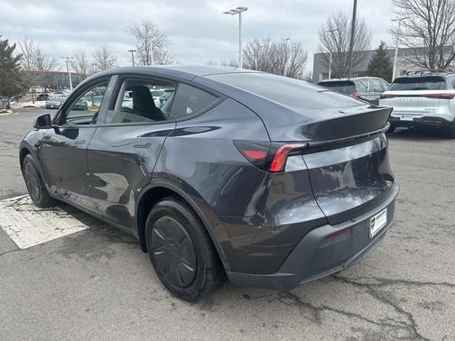 2026 Tesla Model Y Standard Rear-Wheel Drive