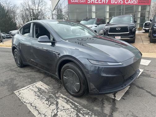2026 Tesla Model Y Standard Rear-Wheel Drive