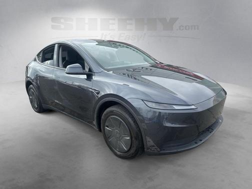 2026 Tesla Model Y Standard Rear-Wheel Drive