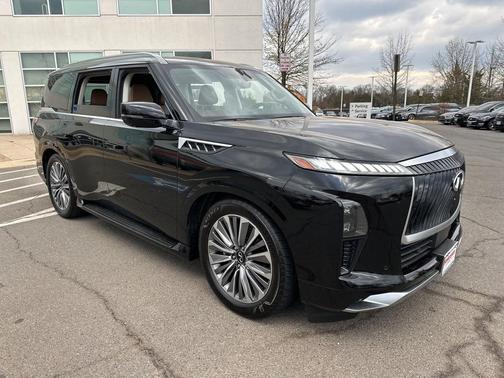 2025 INFINITI QX80 Luxe