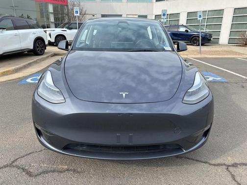 2023 Tesla Model Y Long Range Dual Motor All-Wheel Drive