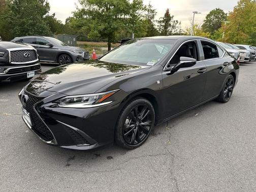 2023 Lexus ES 300h F SPORT Handling