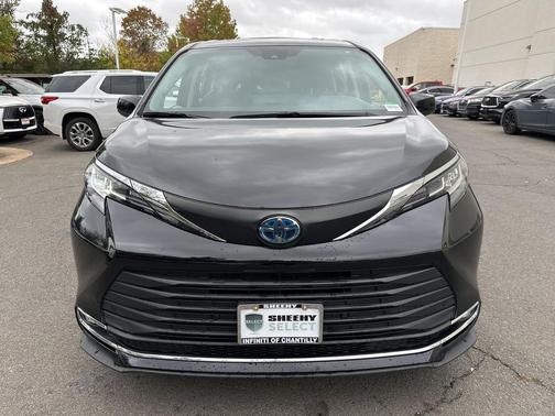2022 Toyota Sienna XLE 7 Passenger